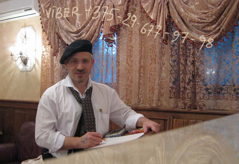 шаржист на мероприятии в Ратомке шарж по фото 